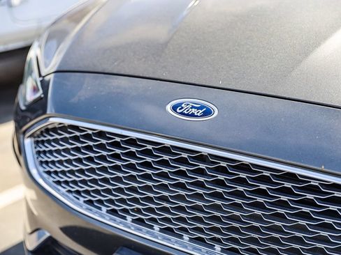 Used 2019 Ford Fusion Titanium FWD image 4