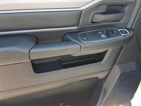 Used 2024 RAM 2500 Tradesman w/ Chrome Appearance Group image 10