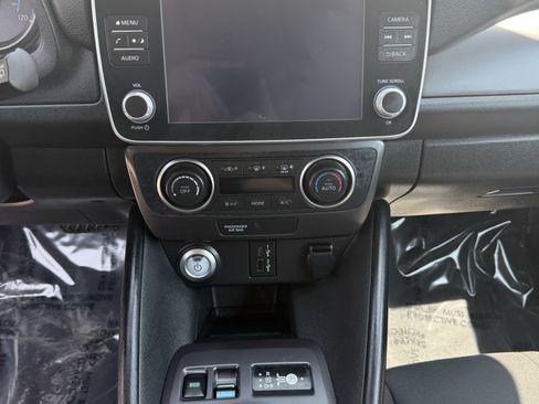Used 2025 Nissan Leaf S FWD image 15