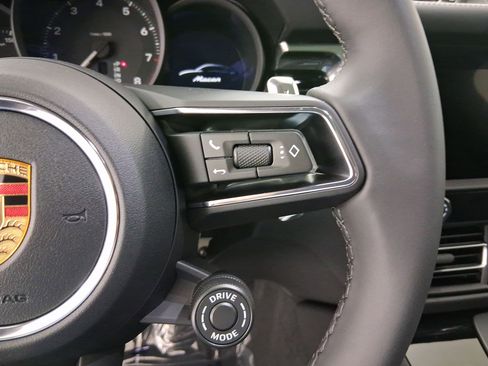 Used 2026 Porsche Macan image 17