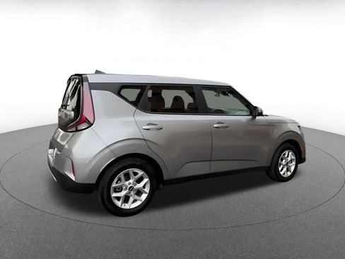Used 2025 Kia Soul LX w/ LX Technology Package image 15