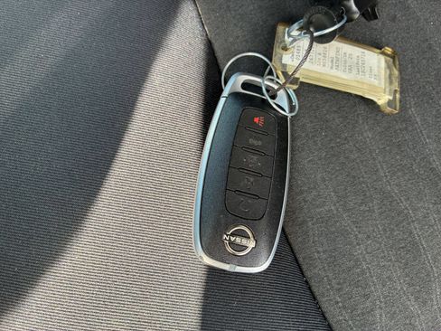 Used 2025 Nissan Pathfinder SV FWD image 22