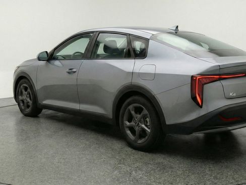 Used 2025 Kia K4 LXS image 6
