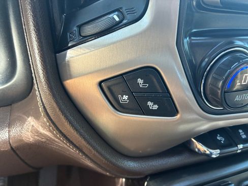 Used 2016 GMC Sierra 1500 Denali w/ Enhanced Driver Alert Package AWD/4WD image 31