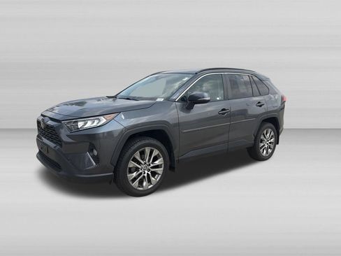 Used 2021 Toyota RAV4 XLE Premium AWD/4WD image 8