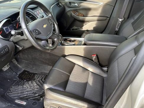 Used 2014 Chevrolet Impala LT w/ Convenience Package image 17