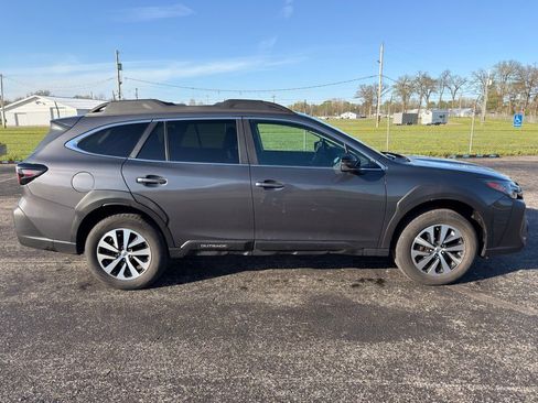 Used 2024 Subaru Outback Premium image 4