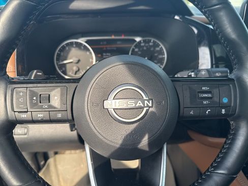 Used 2022 Nissan Pathfinder Platinum image 13