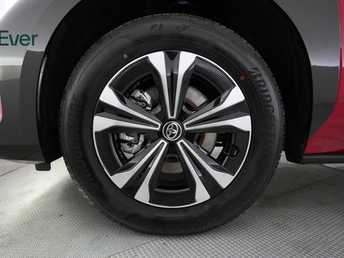 Used 2024 Toyota bZ4X XLE image 18