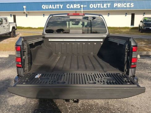 Used 2024 Nissan Frontier SL w/ Technology Package RWD image 12