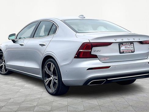 Used 2022 Volvo S60 T8 Inscription image 10