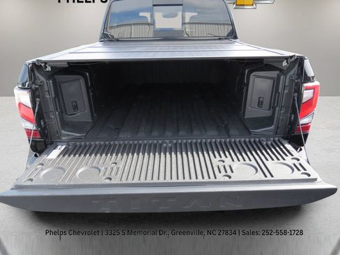 Used 2024 Nissan Titan Platinum Reserve w/ Moonroof Package AWD/4WD image 17