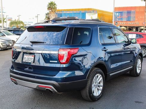 Used 2017 Ford Explorer XLT w/ Equipment Group 202A image 9