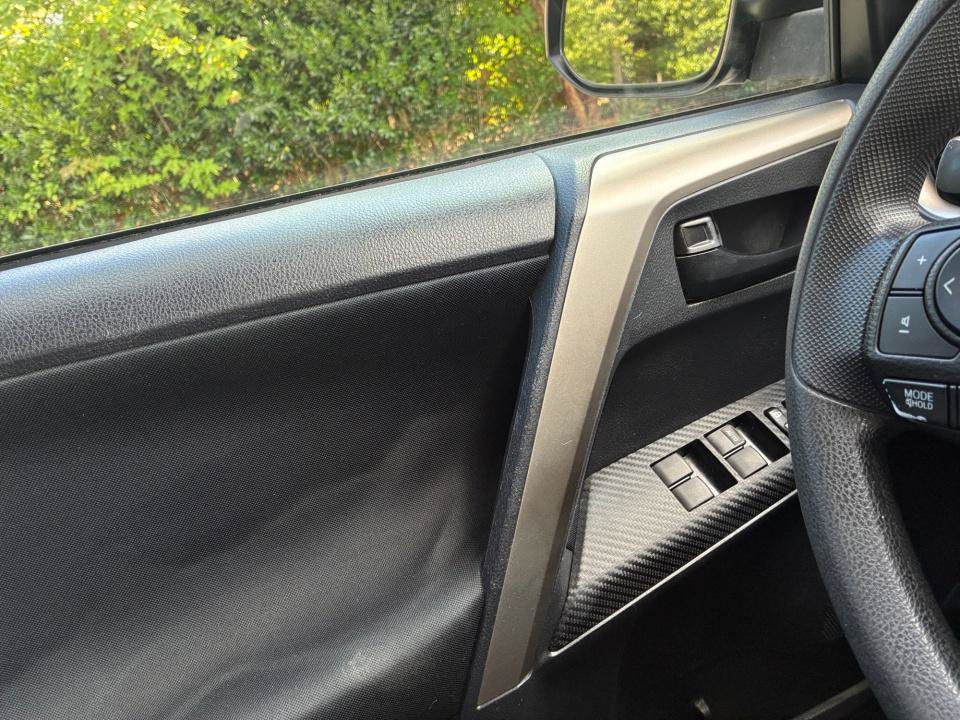 Used 2013 Toyota RAV4 XLE AWD/4WD image 36