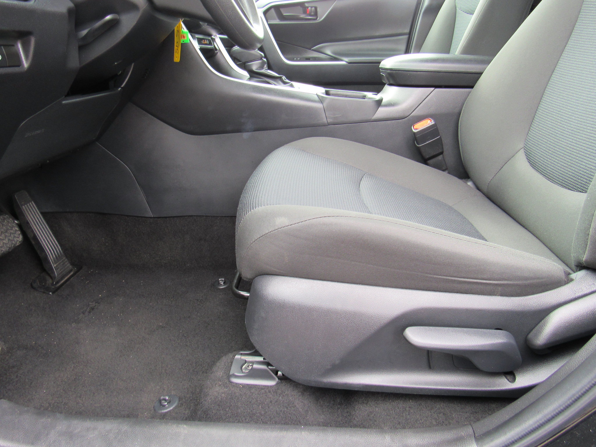 Used 2025 Toyota RAV4 LE AWD/4WD image 15