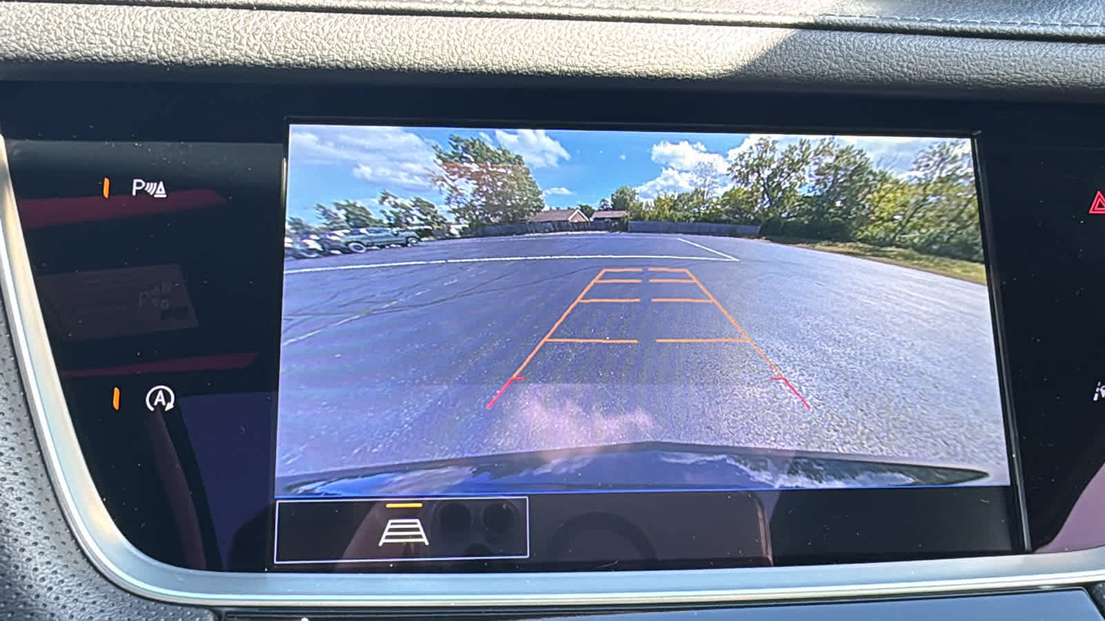 Used 2024 Cadillac XT6 Luxury w/ LPO, Floor Liner Package AWD/4WD image 17
