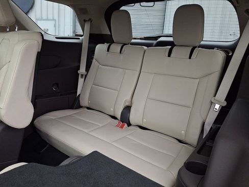 Certified 2023 Ford Explorer Platinum w/ Technology Package image 12