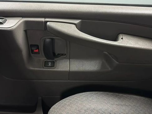 Used 2004 Chevrolet Express 3500 Extended Passenger w/ LS Preferred Equipment Group RWD image 16
