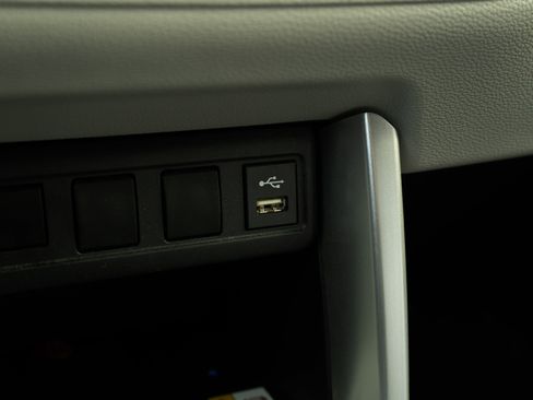 Used 2022 Toyota Corolla Cross LE image 34