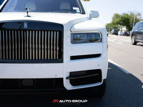 Used 2020 Rolls-Royce Cullinan Black Badge image 7