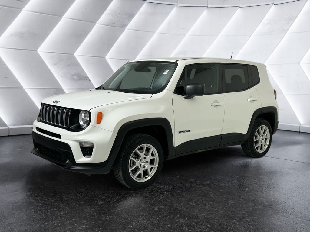 Used 2023 Jeep Renegade Latitude AWD/4WD image 3