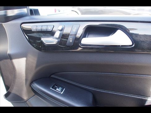 Used 2018 Mercedes-Benz GLS 450 4MATIC image 12