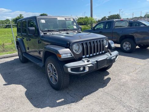 Used 2023 Jeep Wrangler Unlimited Sahara AWD/4WD image 3