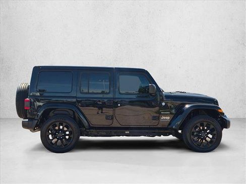 Used 2024 Jeep Wrangler Unlimited Sahara w/ Technology Group AWD/4WD image 4