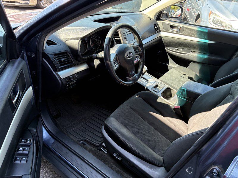 Used 2014 Subaru Outback 2.5i Premium AWD/4WD image 7