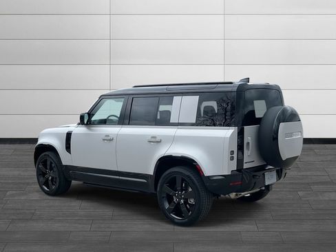 New 2026 Land Rover Defender 110 X-Dynamic SE AWD/4WD image 3