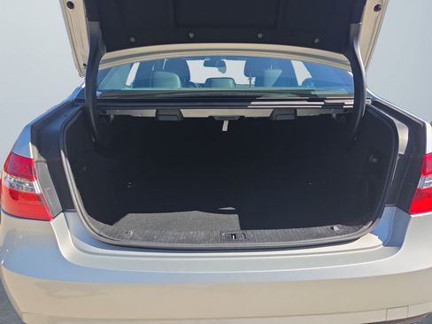 Used 2012 Mercedes-Benz E 350 4MATIC Sedan image 15