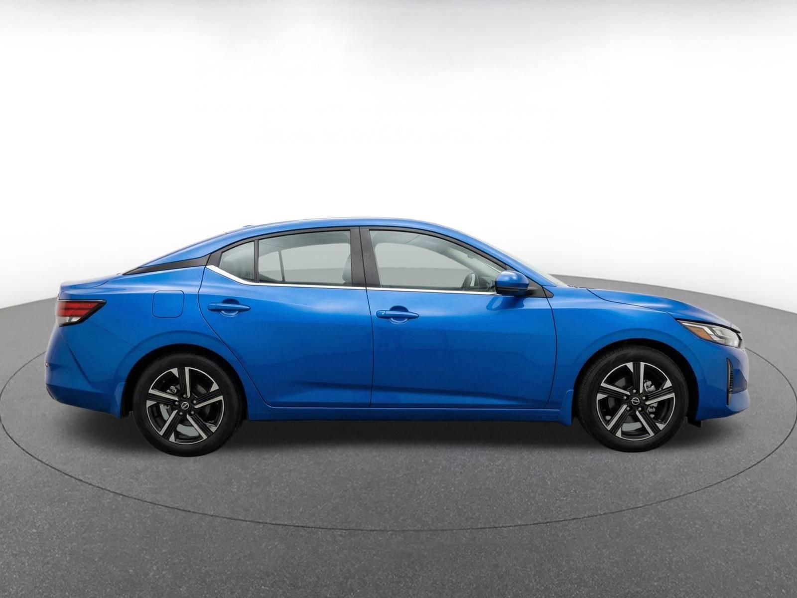 Used 2025 Nissan Sentra SV FWD image 10