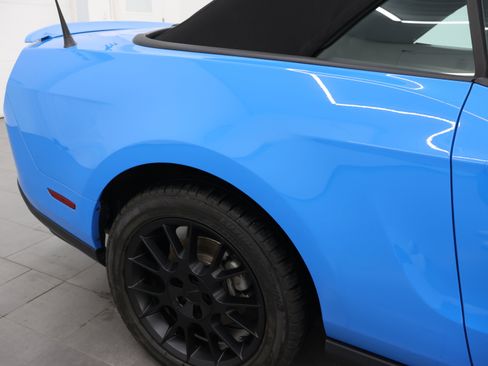 Used 2010 Ford Mustang GT Premium RWD image 25