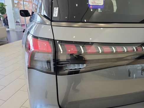 New 2026 INFINITI QX80 4WD image 10
