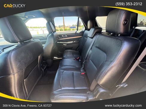 Used 2018 Ford Explorer XLT w/ Equipment Group 202A FWD image 18
