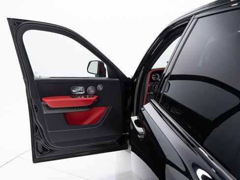 Certified 2025 Rolls-Royce Cullinan Black Badge AWD/4WD image 11