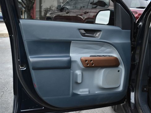 Used 2023 Ford Maverick Lariat w/ Lariat Luxury Package image 12