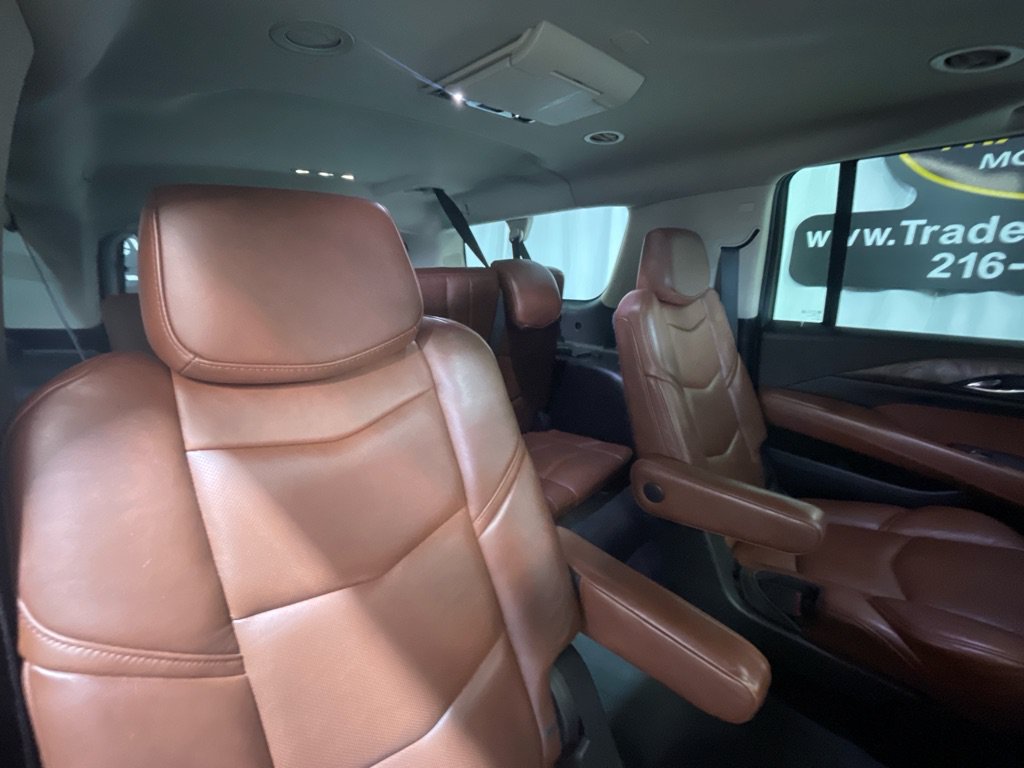 Used 2019 Cadillac Escalade ESV Luxury AWD/4WD image 36