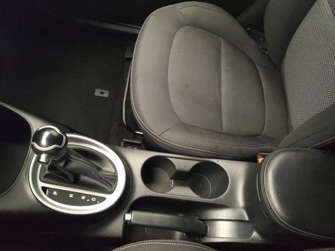 Used 2017 Kia Soul + FWD image 26