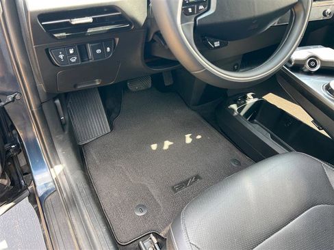 Used 2023 Kia EV6 Wind image 33