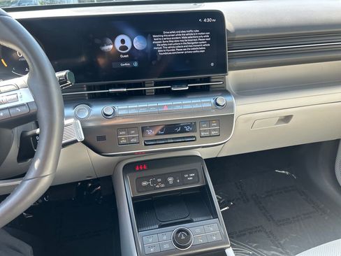 Used 2024 Hyundai Kona Limited AWD/4WD image 13