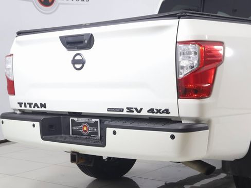 Used 2019 Nissan Titan SV w/ SV Convenience Package image 41