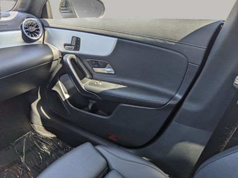 Used 2025 Mercedes-Benz CLA 250 image 16