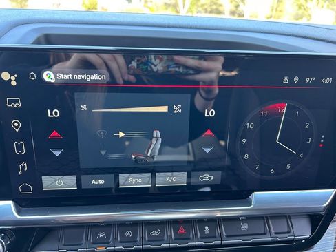 Used 2024 GMC Sierra 1500 Elevation image 34