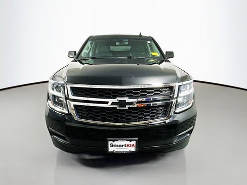 Used 2018 Chevrolet Suburban LS RWD image 2