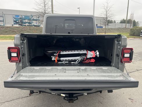 Certified 2023 Jeep Gladiator Overland image 34