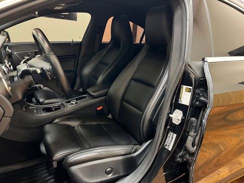 Used 2018 Mercedes-Benz CLA 250 4MATIC image 27