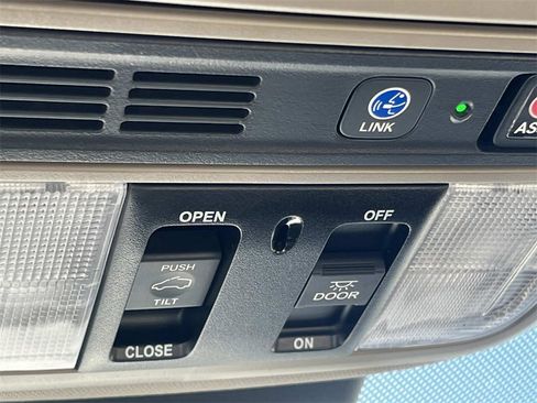 Used 2023 Honda Odyssey Touring image 29