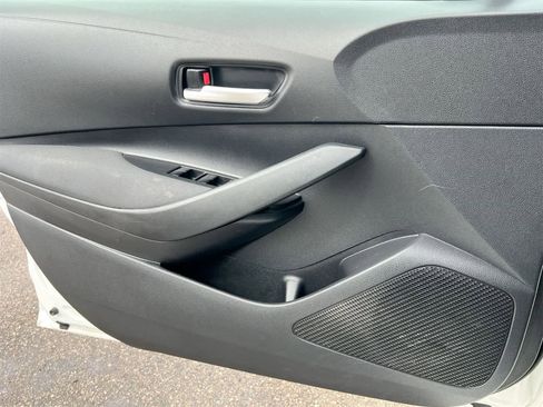 Used 2020 Toyota Corolla LE image 29
