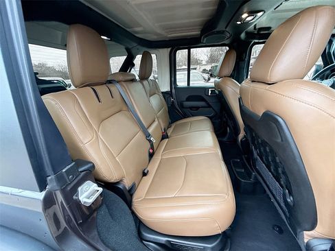 Used 2023 Jeep Wrangler Unlimited Rubicon 4xe image 32